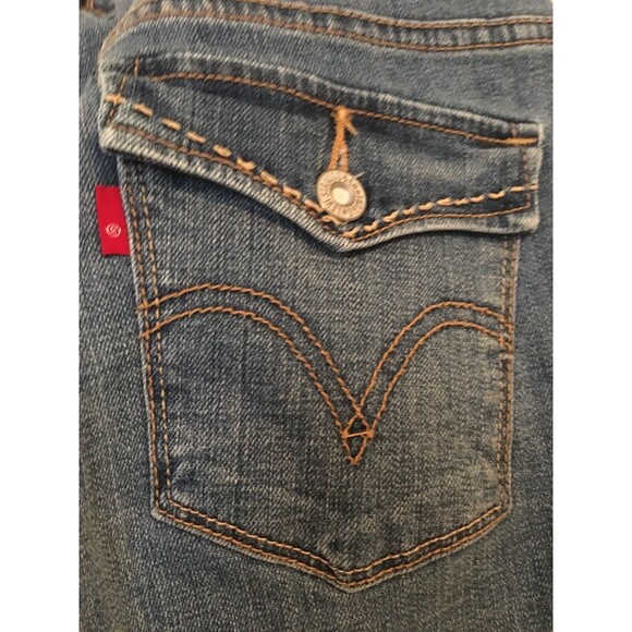 Levi's 515 Women's Size 6 Blue Denim Bermuda Cuffed Jean Shorts with Pockets - Picture 9 of 11